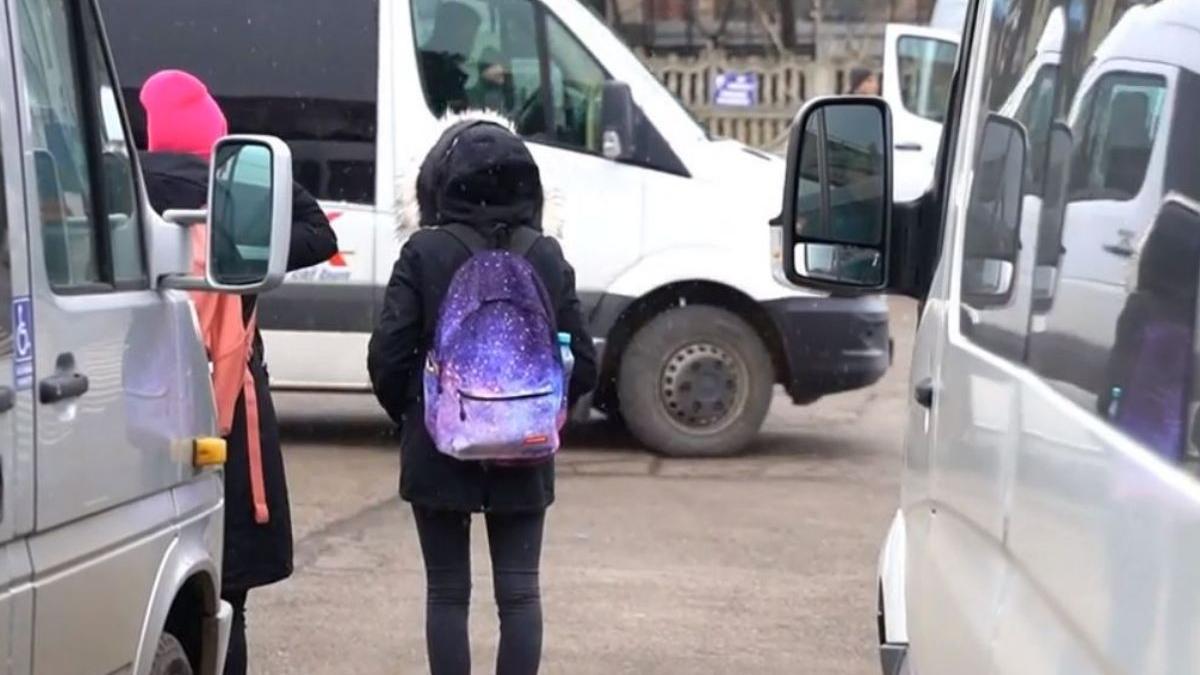 elevi botosani abandonati stat roman lasati plateasca singuri transport scoala