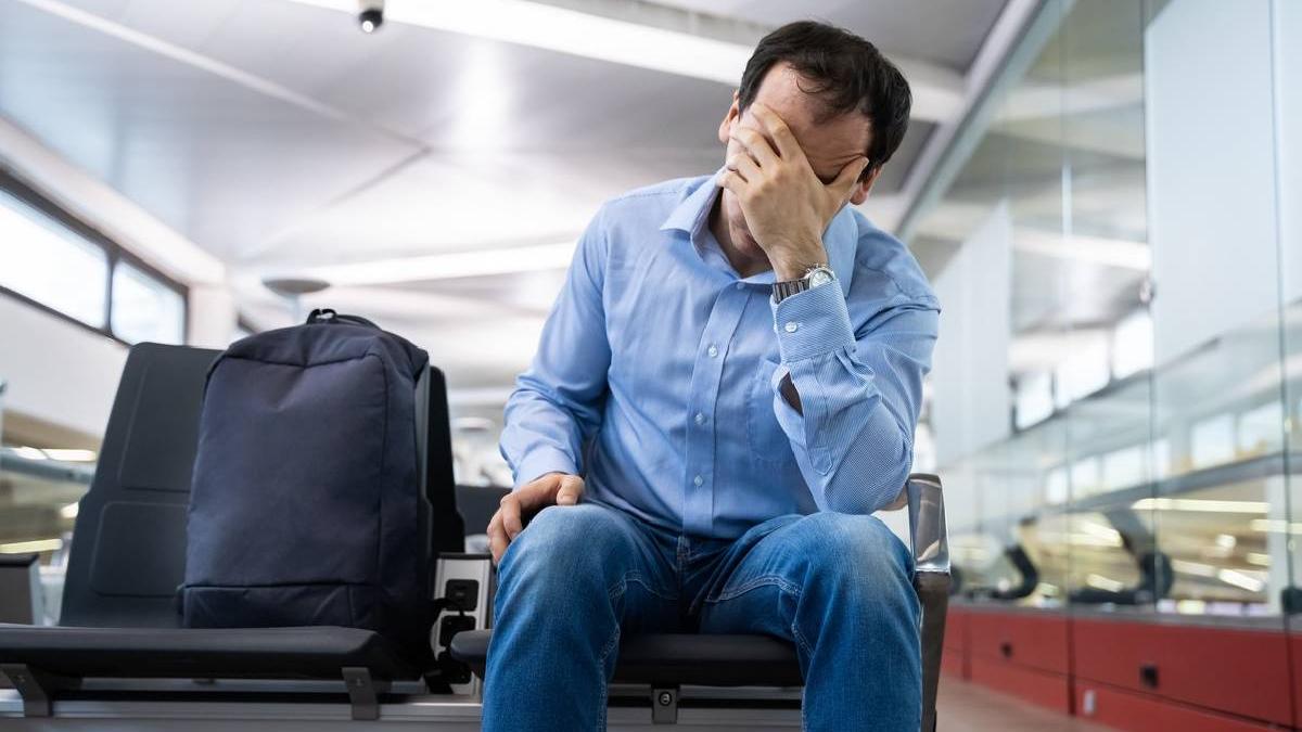 fenomen overbooking pericol pasageri fara loc avion bilet