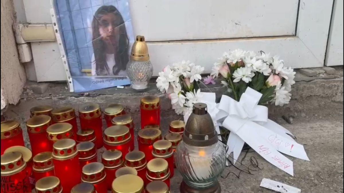 fete sinucidere lupeni mama rupe tacerea