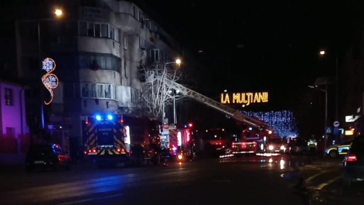 incendiu bloc campina barbat mort locatari evacuati