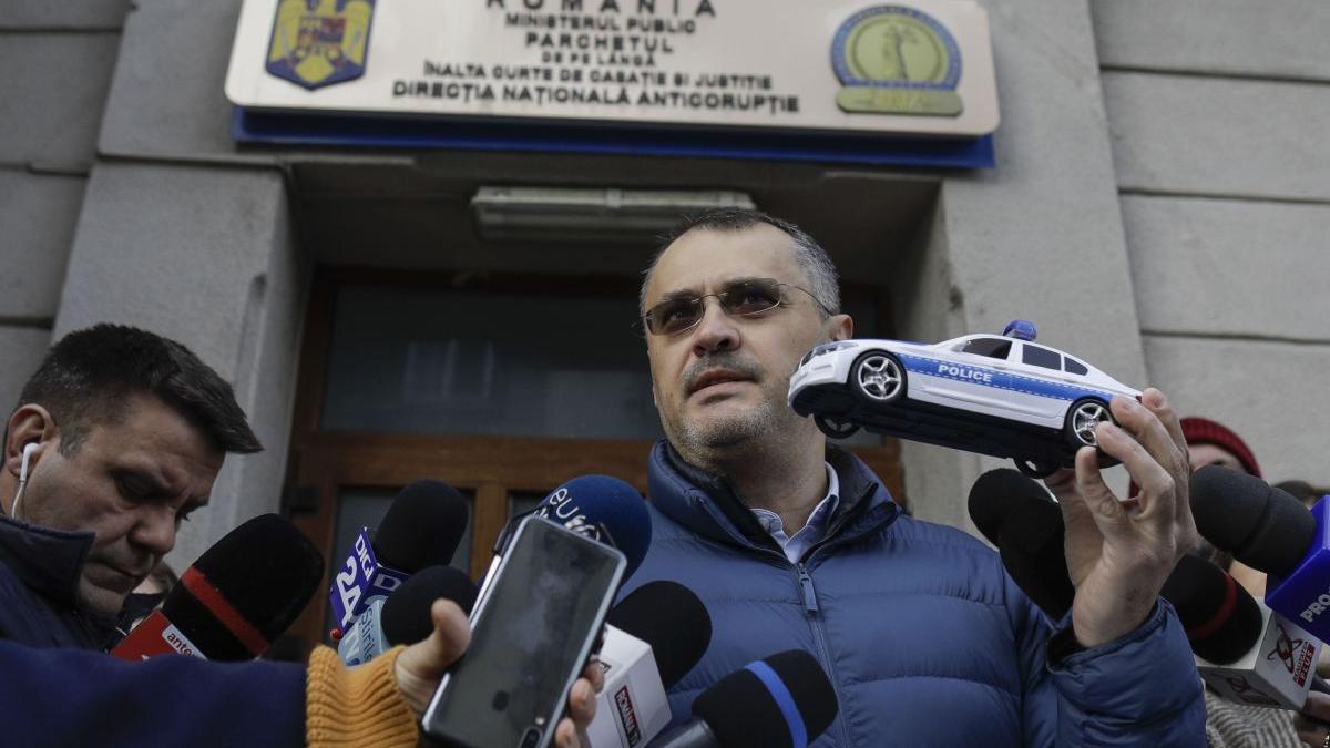 fost ministru usr cristian ghinea circ masinute dna licitatie aranjat criterii lucian bode