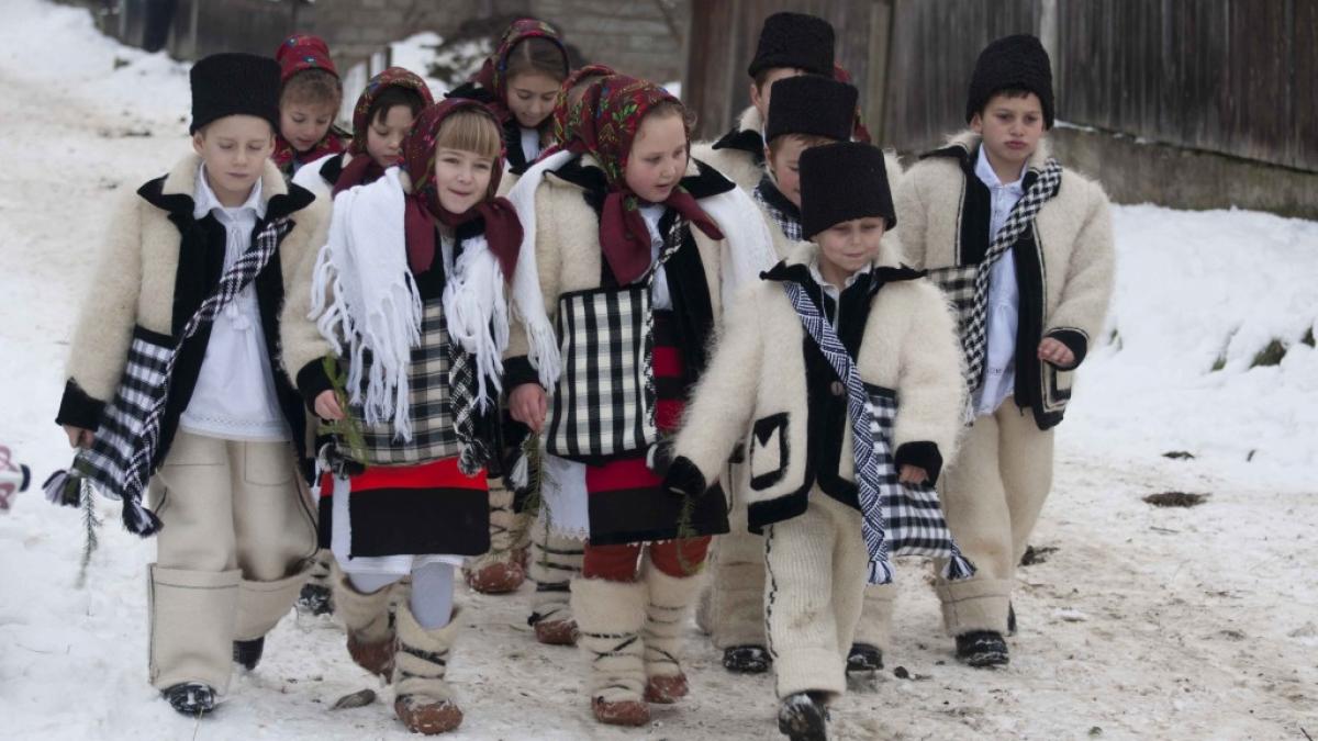 cantareti colinde romanesti trafalgar square piata londra