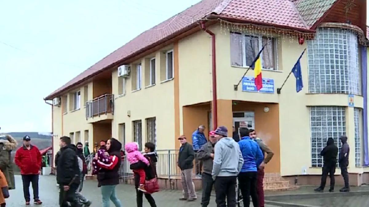 femeie peste rand ajutoare primarie agenti paza lacrimogen mures