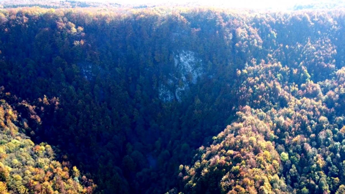 locul din romania unde decebal isi ascundea comorile