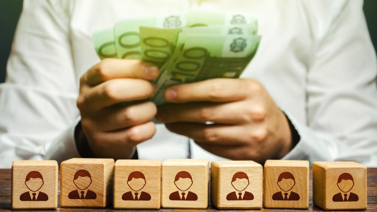 prime uriase salariatii aeroporturi bucuresti otopeni baneasa