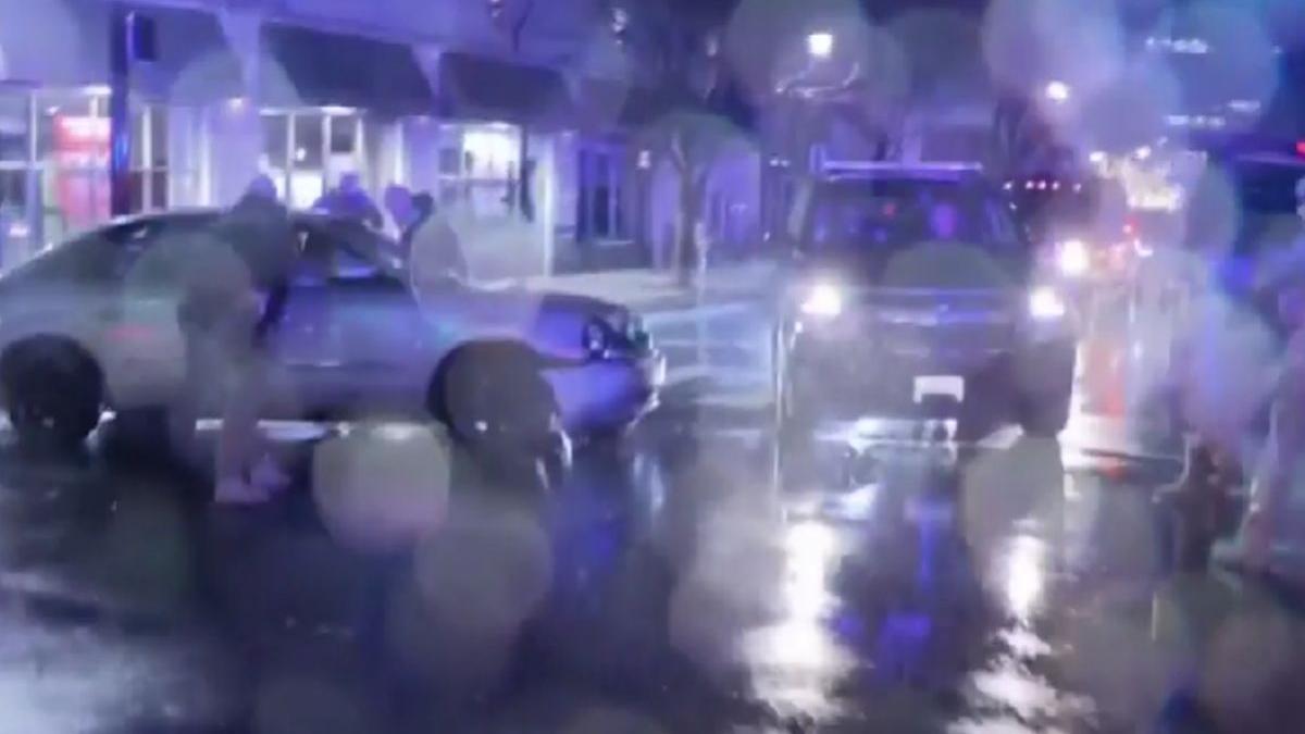 barbat lovit masina convoi presedinte sua joe biden