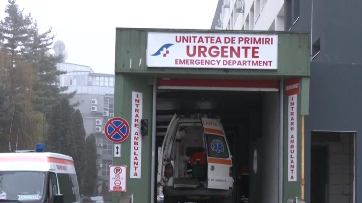 adolescent 15 ani stare grava petarda explodat mana alba