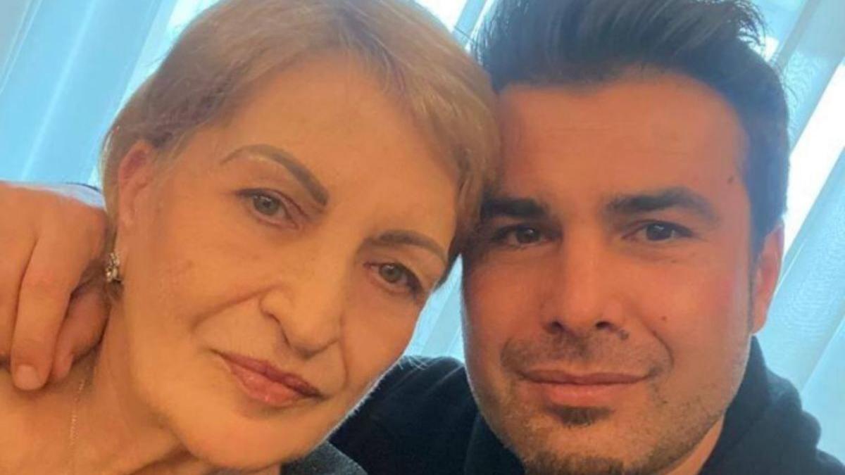 mama adrian mutu a murit
