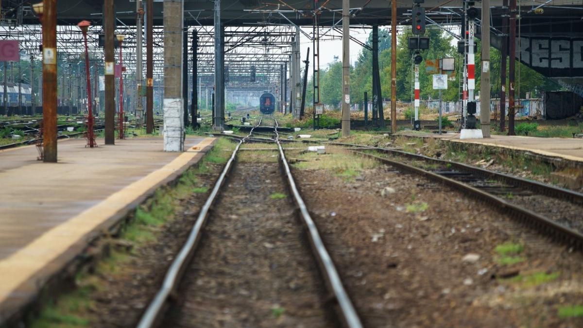 intarzieri trenuri locomotiva deraiat rosirori nord bucuresti basarab
