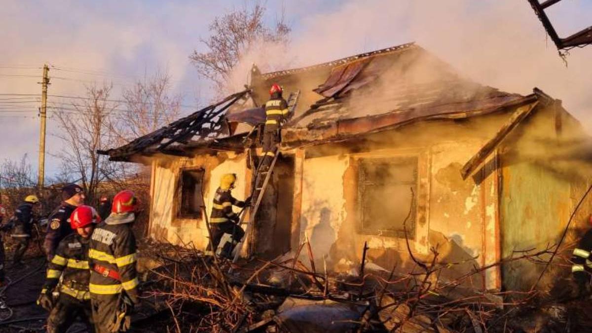 barbat murit adormit tigara aprinsa incendiu botosani