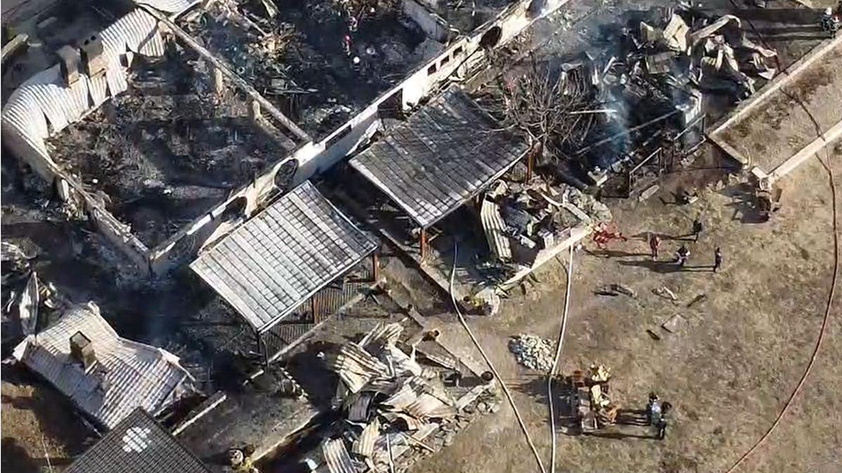 imagini drona dezastru ferma dacilor tohani pensiune mistuita flacari craciun