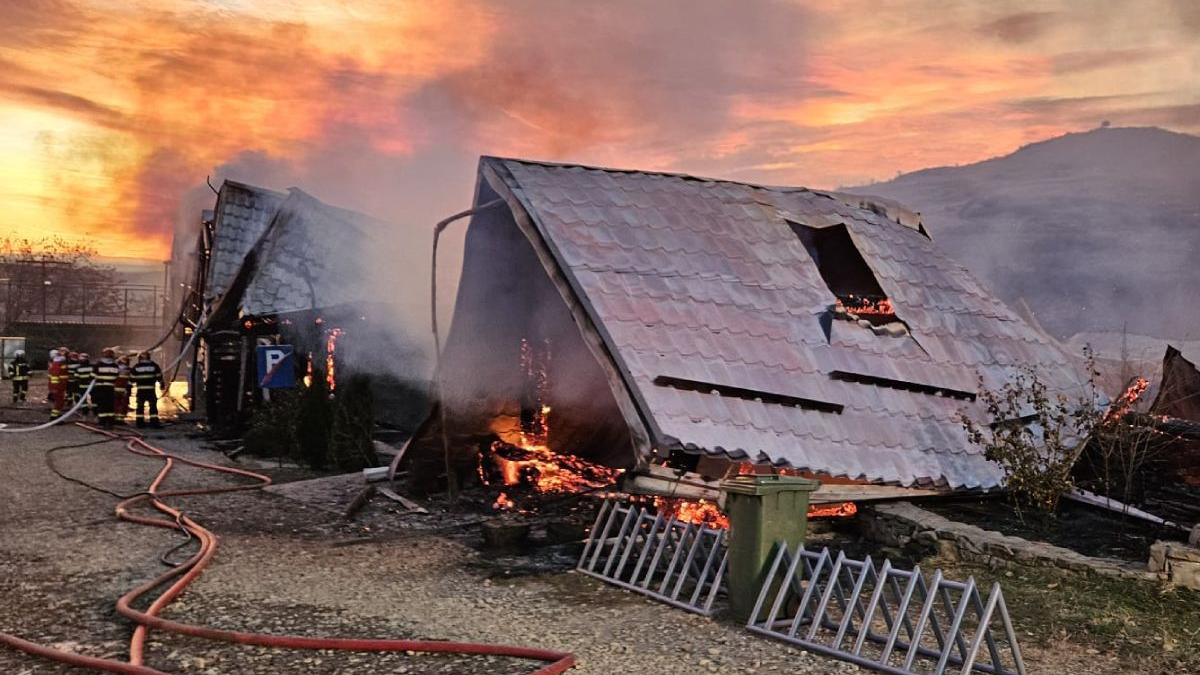 A șaptea victimă extrasă după incendiul de Ferma Dacilor. Este vorba despre un copil