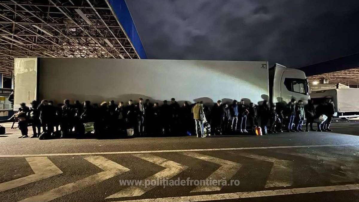 migranti ilegali prinsi tir romania vama nadlac 2