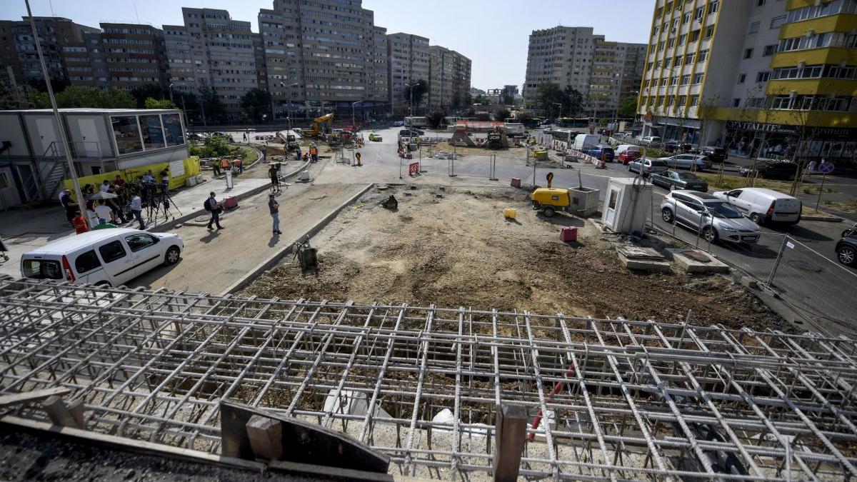 Clădirile construite ilegal ar putea fi demolate din banii constructorului