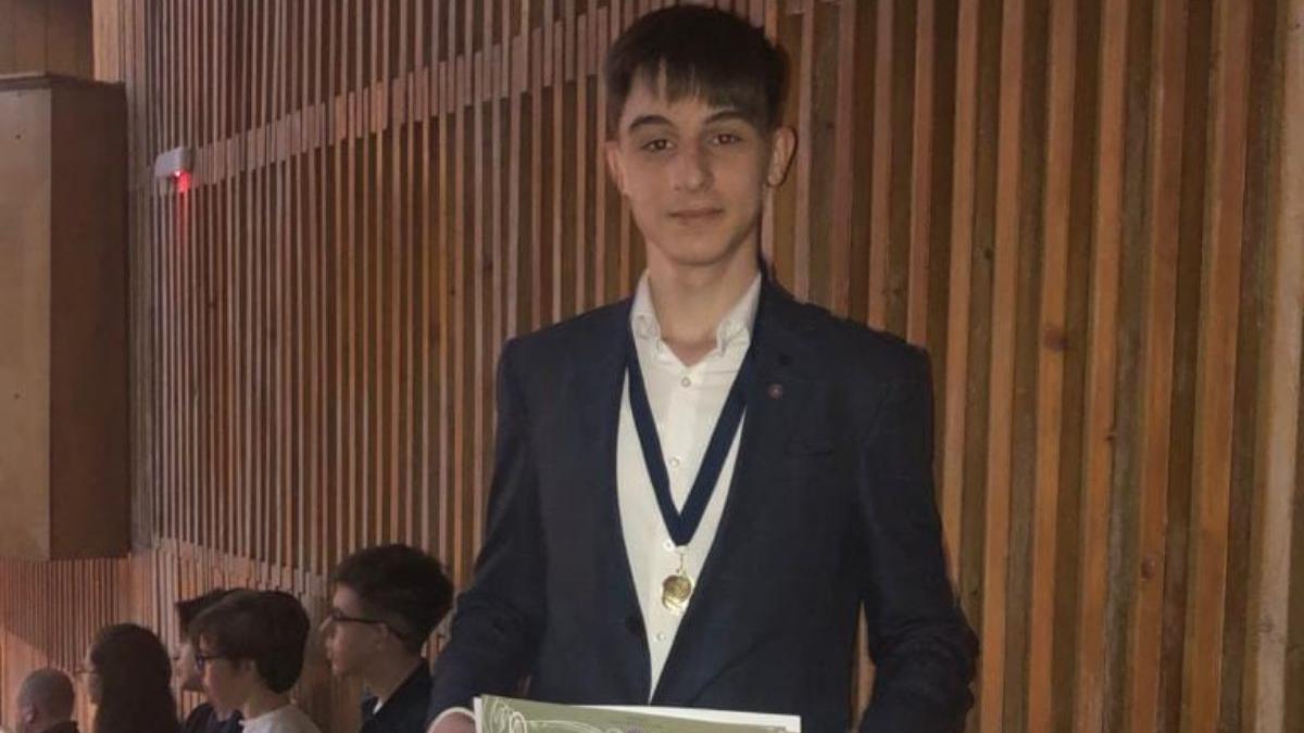 raul copil minune constanta sapte limbi straine admis universitate fara admitere