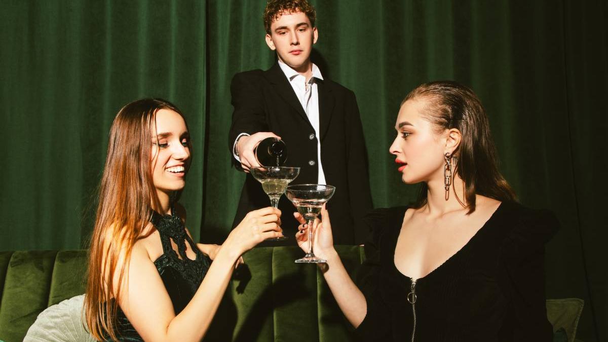 culoare revelion bogatie 2024