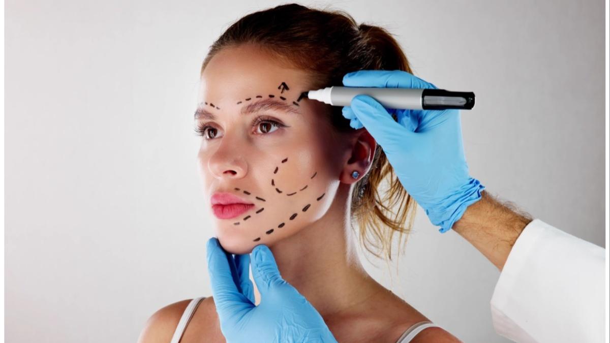 cercetari clinica constanta femei interventii estetice mutilata fizic psihic