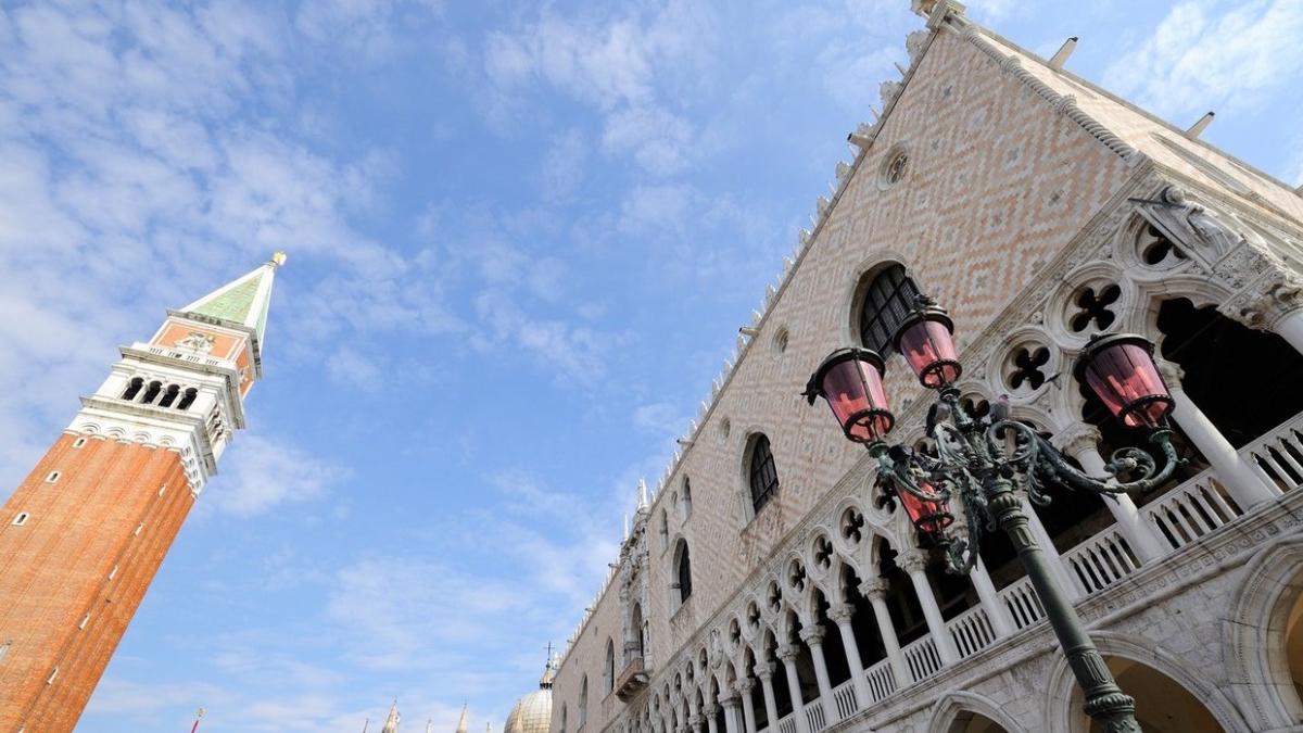 oras europa se interzic grupuri mari turisti megafoane 2024