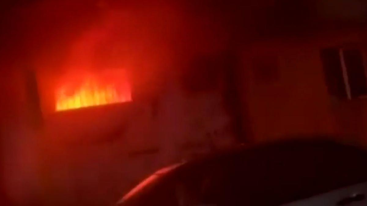 doi oameni spital incendiu apartament ferentari bucuresti