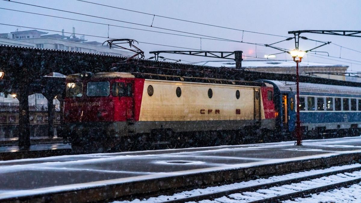 3 trenuri anulate motive obiective anunt cfr calatori