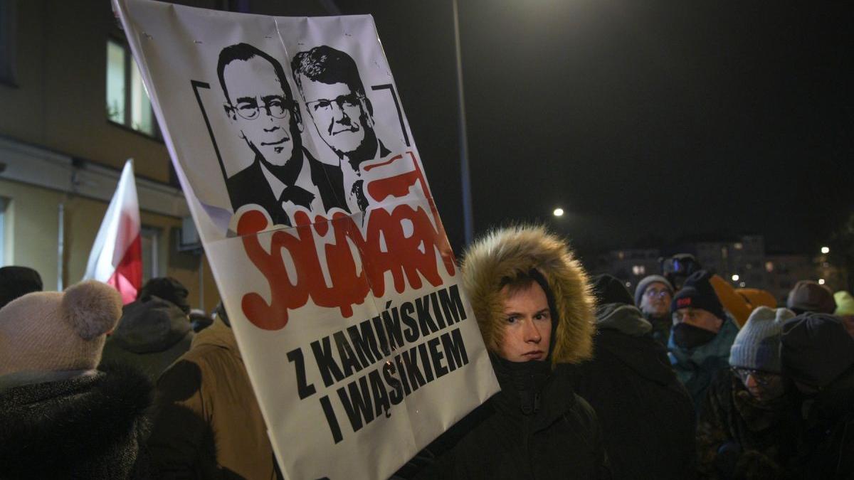 doi parlamentari polonezi condamnati gratiati presedinte arestati palatul prezidential varsovia