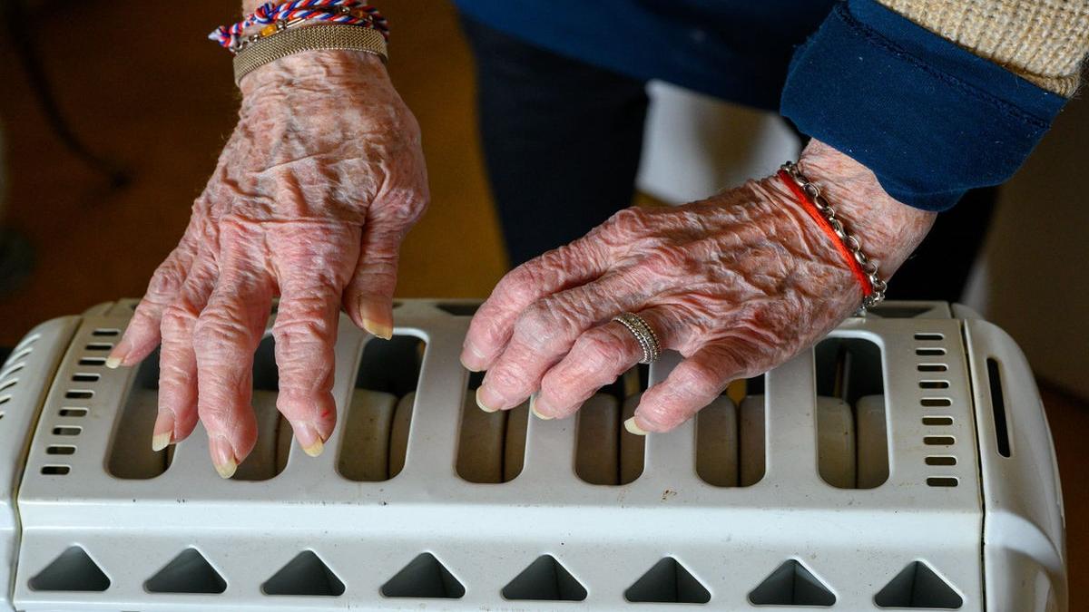 doi soti au murit caldura casa calorifer temperatura locuinta