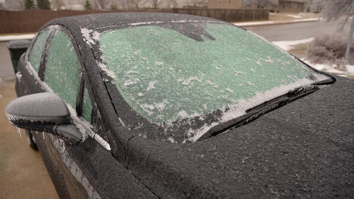 metode dezghetare masina iarna racleta amenda