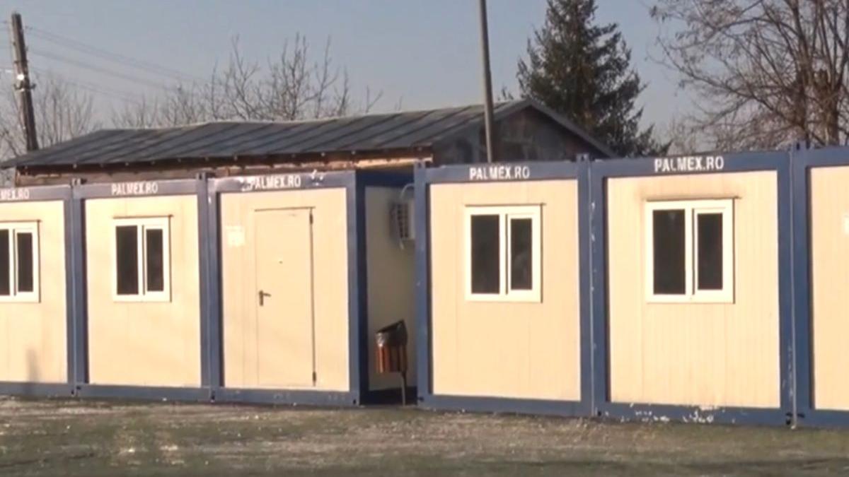 elevi containere inghetate comuna schela galati