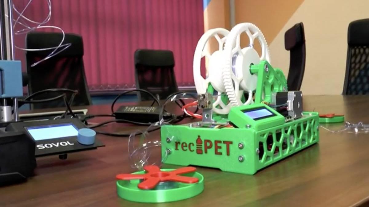 inventie elevi cluj aparat pet plastic imprimante 3d