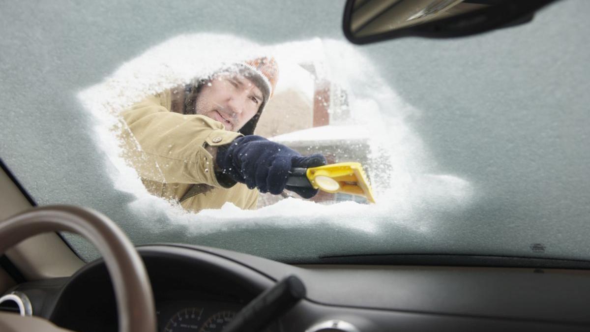 titi aur greseala soferi pornire masina frig