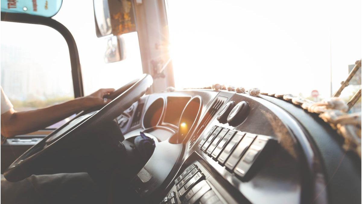 roman arestat franta contrabanda tigari