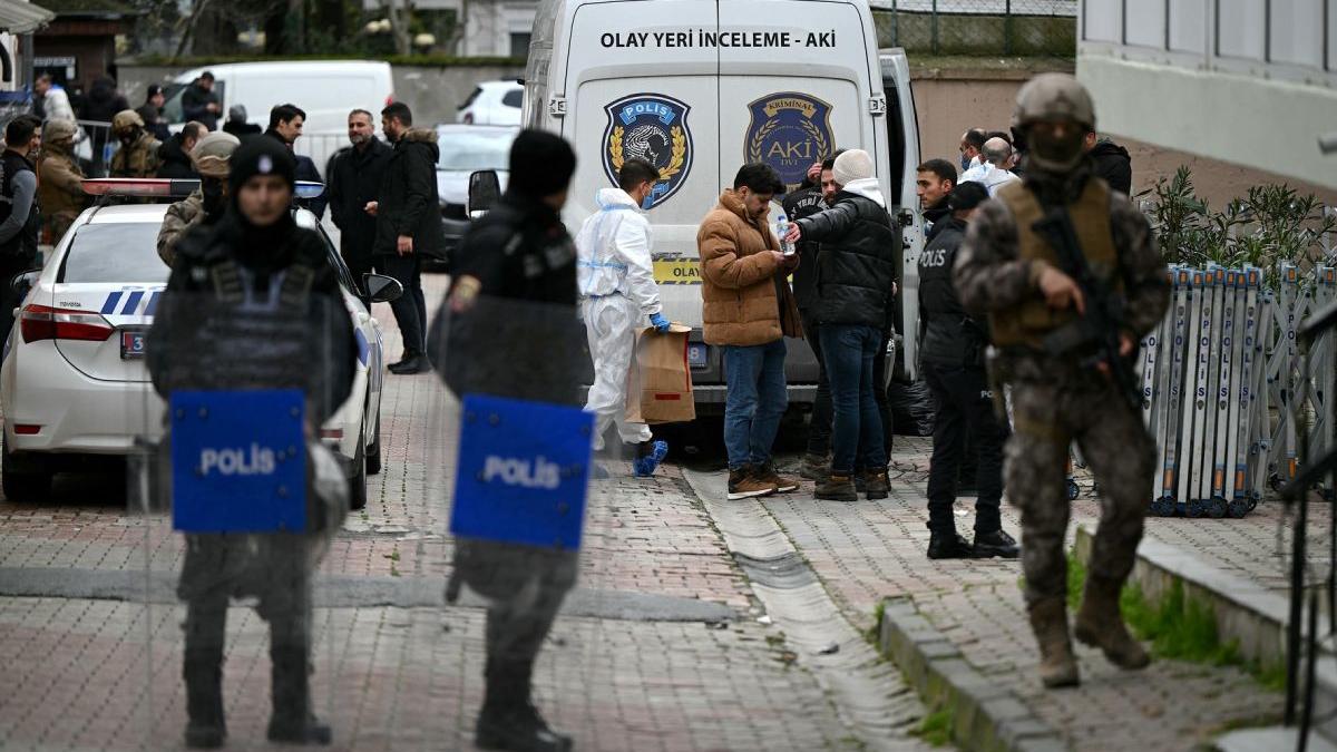 atac armat biserica italiana istanbul turcia