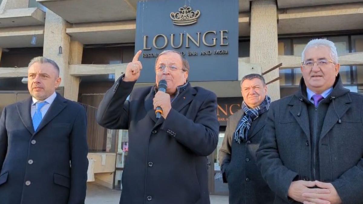 Gheorghe Flutur l-a aşteptat pe George Simion pentru o confruntare: "Ai spus că vrei Bucovina înapoi. Eu o vreau înainte, spre lumea civilizată!"