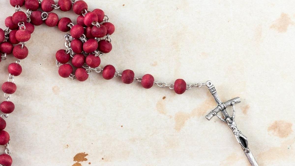 Cand Cade Pastele Catolic In 2025 Carmen Joella