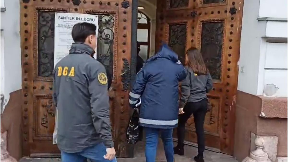 angajati vama nadlac audieri dga arad luare mita