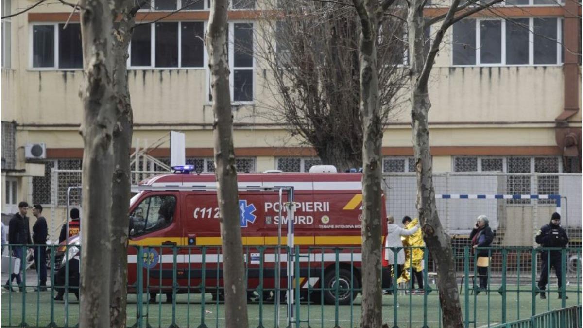 psiholog mirela zivari elev spray lacrimogen liceu