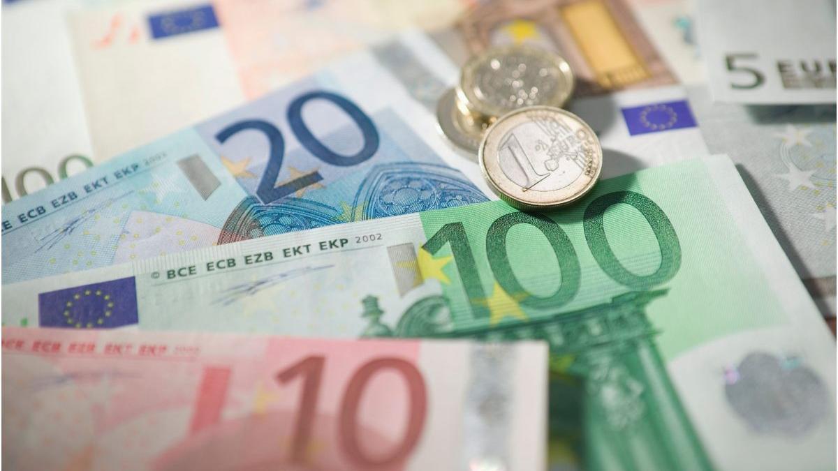 curs valutar bnr 15 februarie 2024