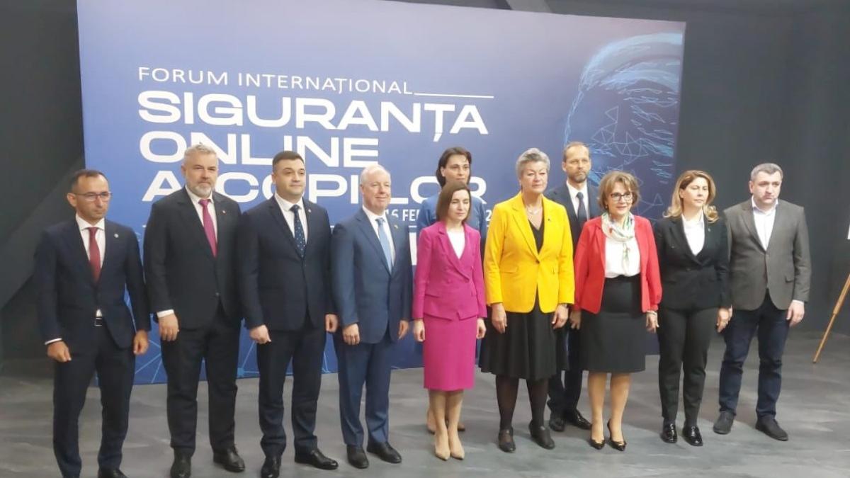 senatoarea pnl nicoleta pauliuc forum siguranta copiilor online