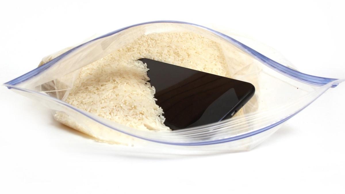 cum se usuca iphone scapat apa apple reactionat sfaturi telefon orez