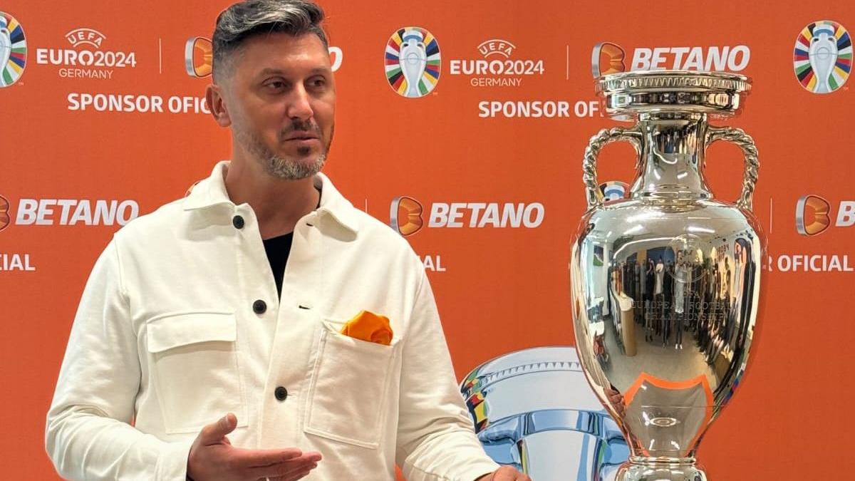 trofeu euro 2024 expus bucuresti ciprian marica