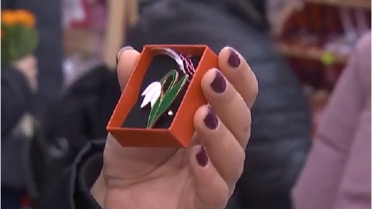 1 martie pret martisoare si flori