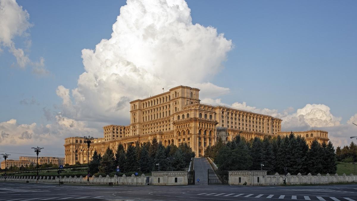 alerta securitate parlament tanar sarit gard institutie