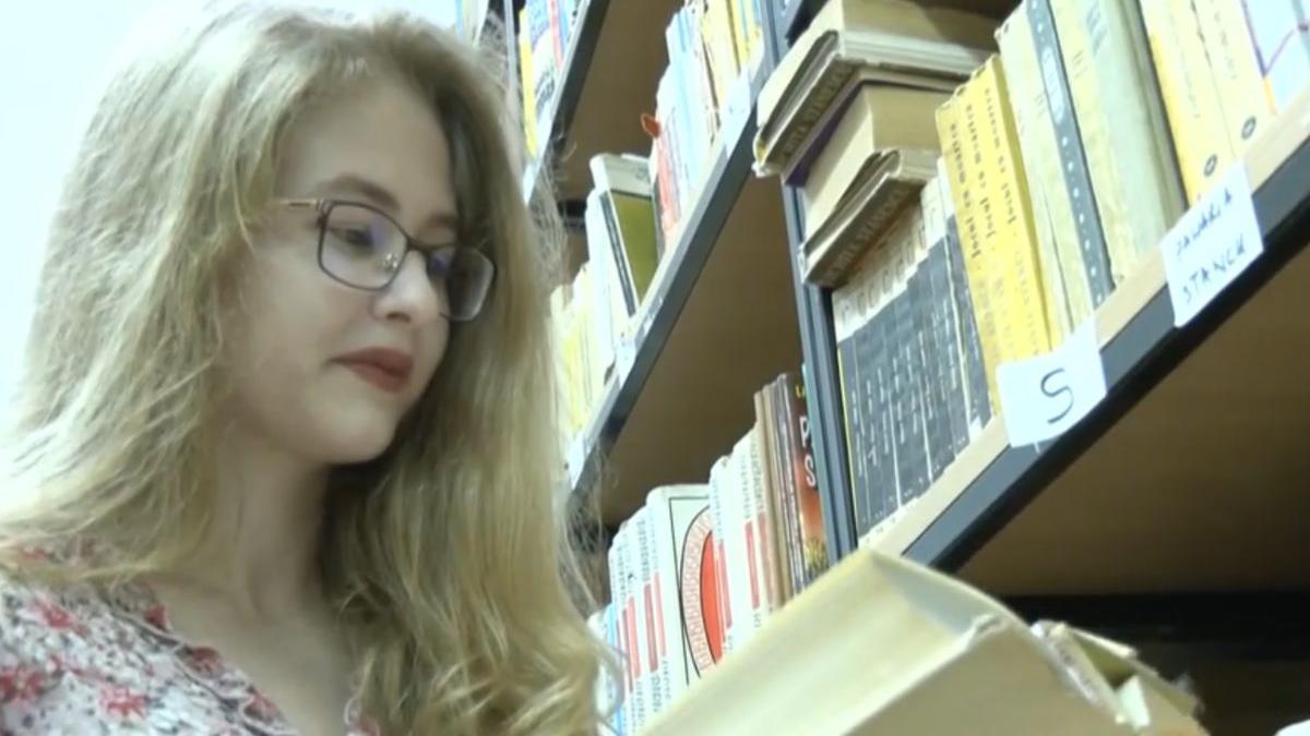 Colegiul Naţional de Informatică "Tudor Vianu" are o nouă bibliotecă modernă