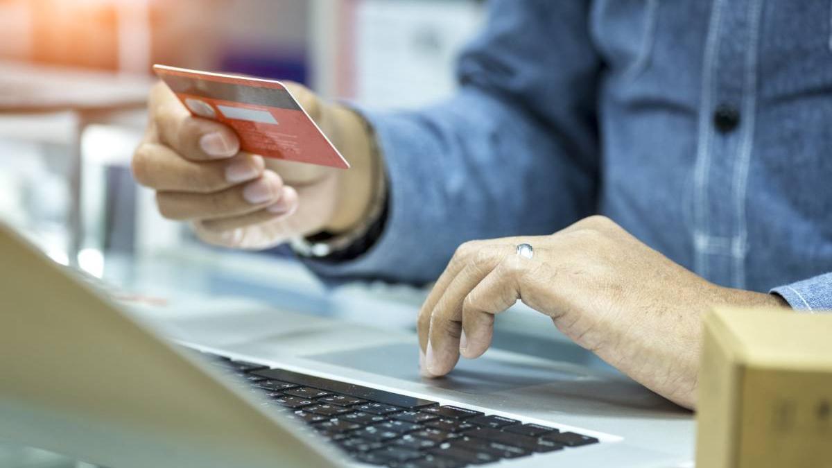 victime reclame deep fake romani pagubiti bani investitii fictive