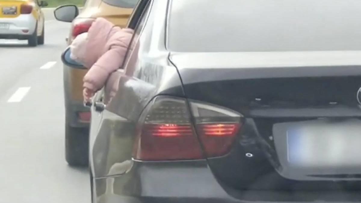 copil iesit geam masina bucuresti sofer sancionat