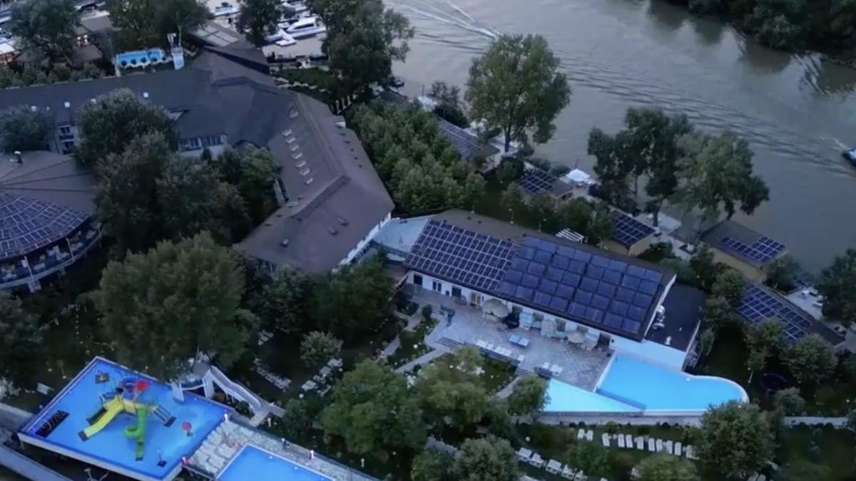 turisti mancare traditionala delta dunarii