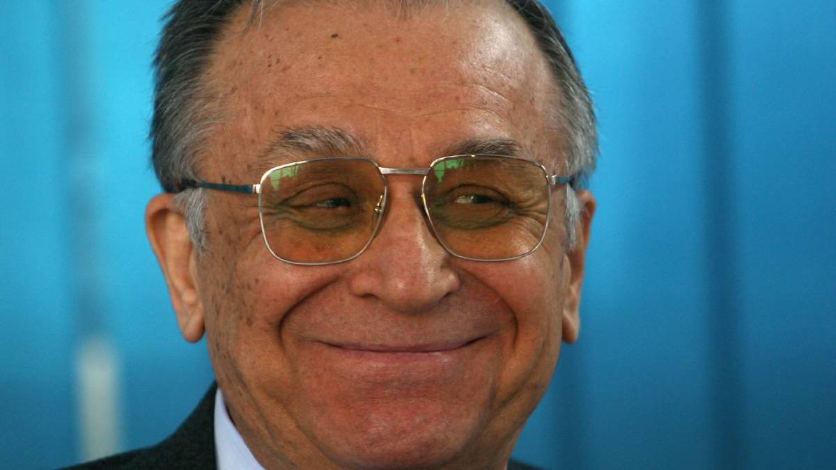 ion iliescu glume varsta