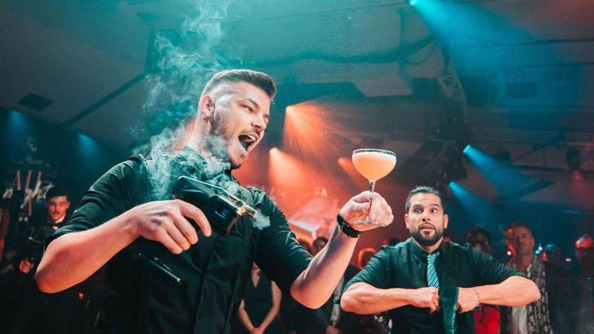 valentin roman petrecere india mark zuckerberg bill gates invitati