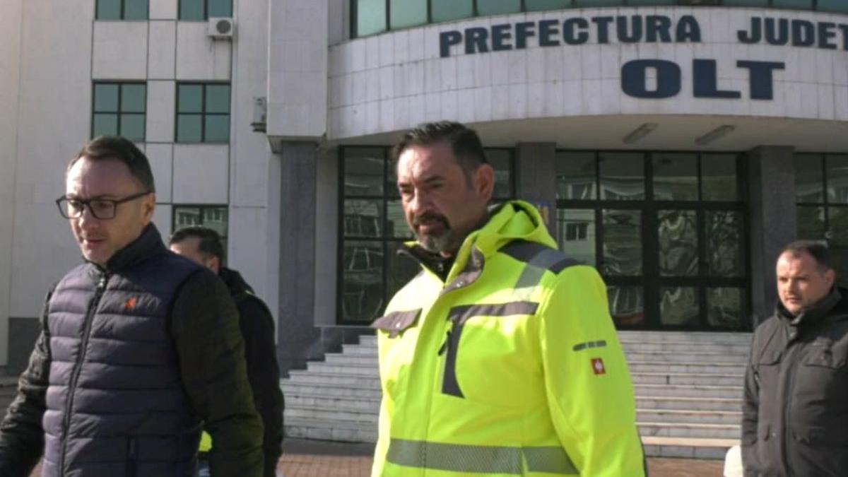 primar slatina curatenie curte prefectura olt lasata paragina actual prefect