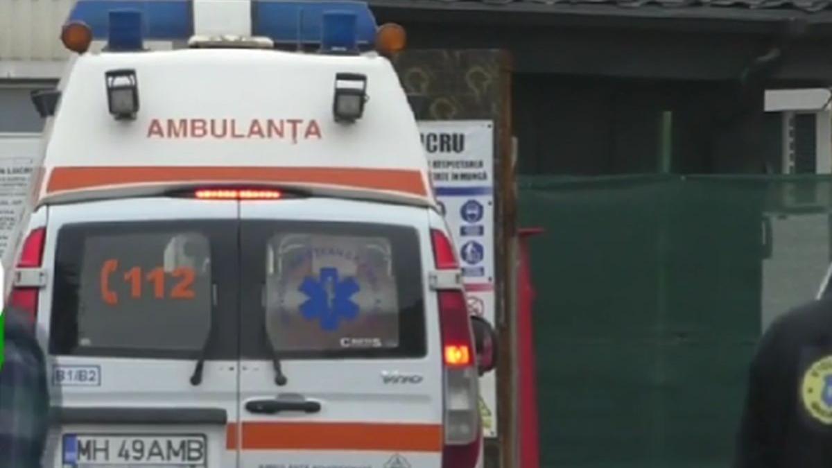 Un tânăr şi-a înjunghiat rivalul cu care îşi disputa aceeaşi fată, în Mehedinți, după ce s-au înfruntat pe internet. În furia atacului, lama cuțitului s-a rupt